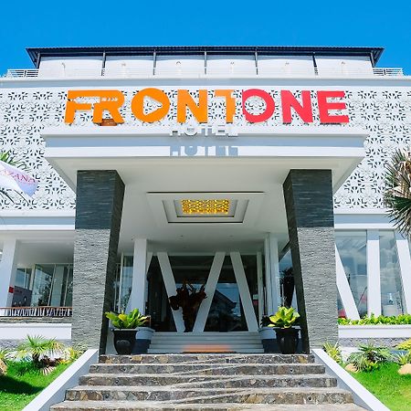 Front One Hotel Pamekasan Madura Esterno foto